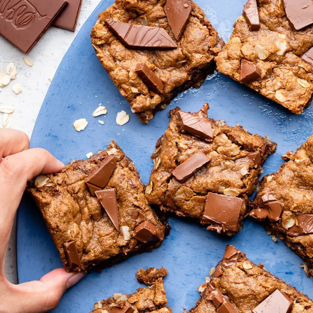 Oatmeal Chocolate Chunk Cookie Bars